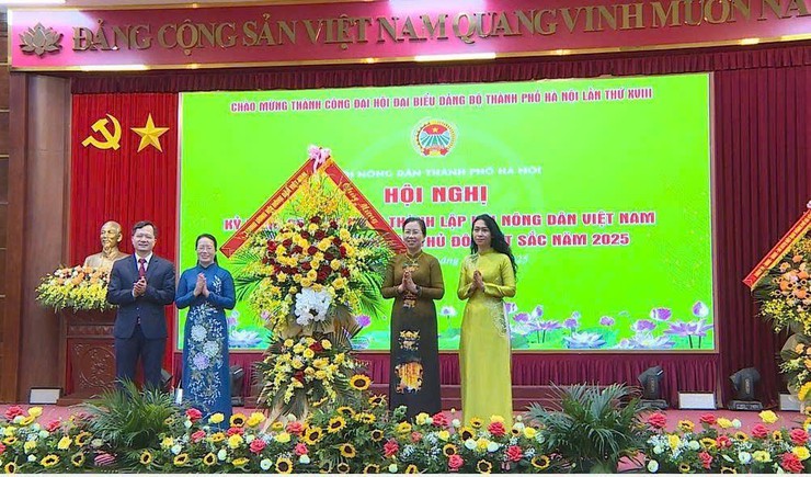 Hội Nông dân thành phố Hà Nội kỷ niệm 95 năm Ngày thành lập Hội Nông dân Việt Nam và biểu dương Nông dân Thủ đô xuất sắc năm 2025- Ảnh 3.