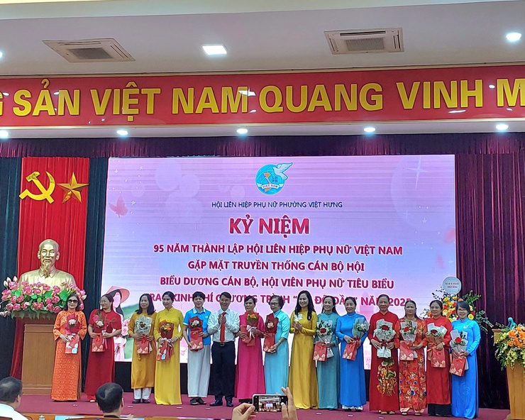 Hội LHPN Phường: Kỷ niệm 95 năm thành lập Hội LHPN Việt Nam và ngày Phụ nữ Việt Nam 20/10- Ảnh 7.