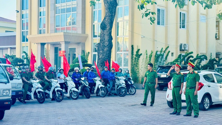 Xã Tam hưng ra quân tuyên truyền lưu động xây dựng Xã, phường không ma túy- Ảnh 3.