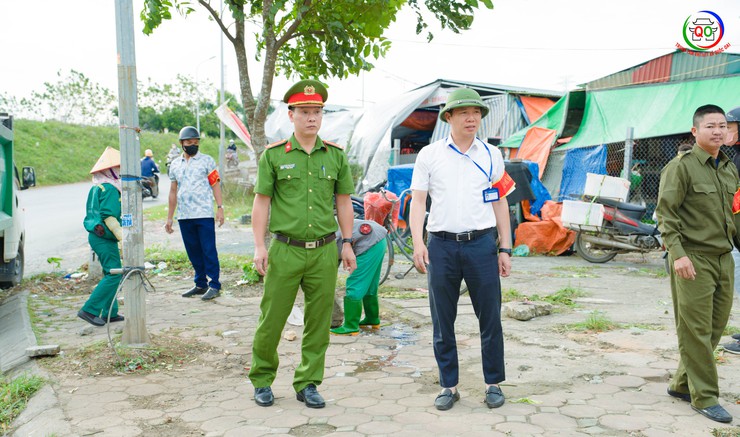 Ban Chỉ đạo 197 xã Quốc Oai ra quân kiểm tra, xử lý vi phạm trật tự đô thị, trật tự xây dựng và vệ sinh môi trường- Ảnh 3.