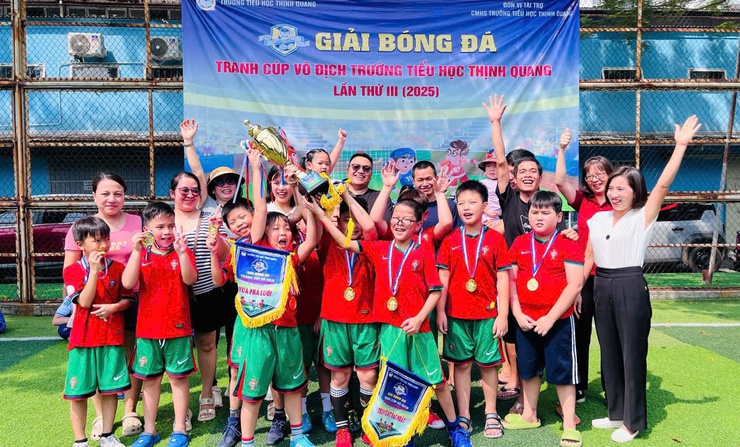 Tưng bừng giải bóng đá tranh cúp tiểu học Thịnh Quang lần thứ III năm 2025- Ảnh 5.