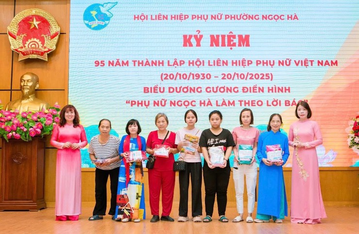 Ngọc Hà: 95 chiếc áo dài - 95 câu chuyện lan tỏa yêu thương- Ảnh 1.