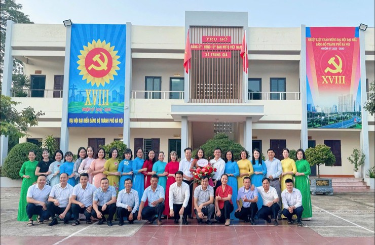 ĐẢNG ỦY XÃ TRUNG GIÃ GẶP MẶT KỶ NIỆM 95 NĂM NGÀY THÀNH LẬP HỘI LIÊN HIỆP PHỤ NỮ VIỆT NAM- Ảnh 2.