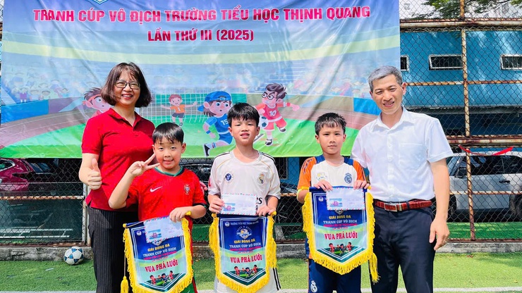 Tưng bừng giải bóng đá tranh cúp tiểu học Thịnh Quang lần thứ III năm 2025- Ảnh 7.