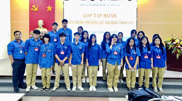 ĐOÀN VIÊN, THANH NIÊN PHÙNG KHẮC KHOAN – SỐNG, HỌC TẬP VÀ LÀM VIỆC THEO PHÁP LUẬT!- Ảnh 2.