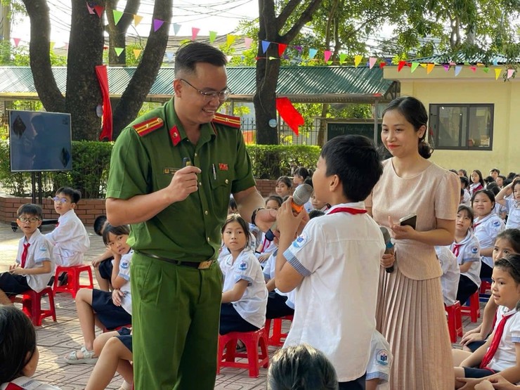 Nâng cao ý thức của học sinh, phụ huynh và nhà trường trong phòng, chống ma tuý, thuốc lá điện tử và bảo lực học đường- Ảnh 2.