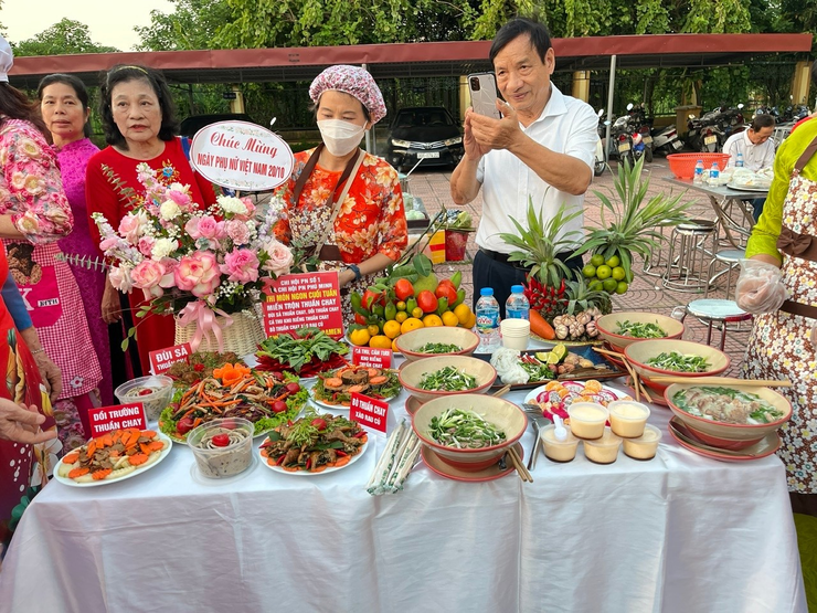 Hội LHPN phường Đông Ngạc tổ chức kỷ niệm 95 năm Ngày thành lập Hội Liên hiệp Phụ nữ Việt Nam (20/10/1930-20/10/2025) và hội thi “Món ngon cuối tuần”- Ảnh 7.