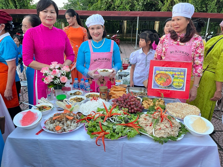 Hội LHPN phường Đông Ngạc tổ chức kỷ niệm 95 năm Ngày thành lập Hội Liên hiệp Phụ nữ Việt Nam (20/10/1930-20/10/2025) và hội thi “Món ngon cuối tuần”- Ảnh 9.