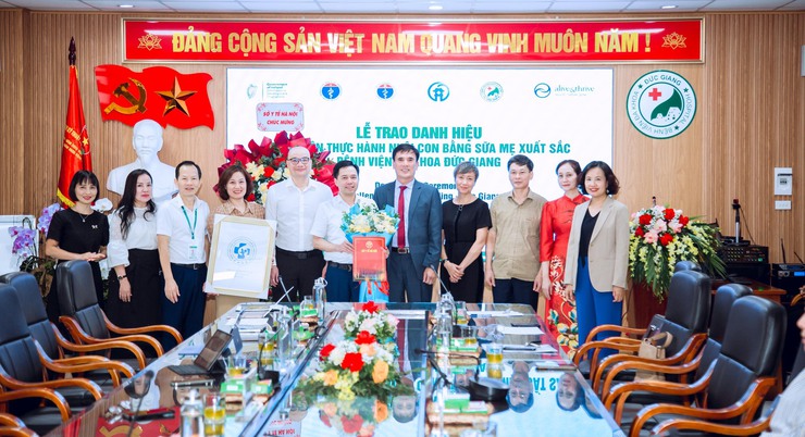 BVĐK Đức Giang nhận danh hiệu "Bệnh viện Thực hành Nuôi con bằng sữa mẹ Xuất sắc" - Bước tiến vững chắc trong chăm sóc sơ sinh toàn diện- Ảnh 2.