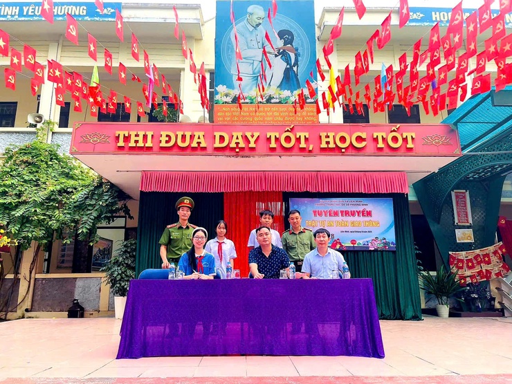 Công an xã Liên Minh tuyên truyền văn hóa giao thông học đường- Ảnh 3.
