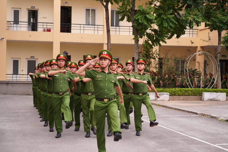 Công an thành phố Hà Nội kiểm tra, đánh giá kết quả tập huấn điều lệnh, quân sự, võ thuật tại khu vực Chương Mỹ- Ảnh 7.