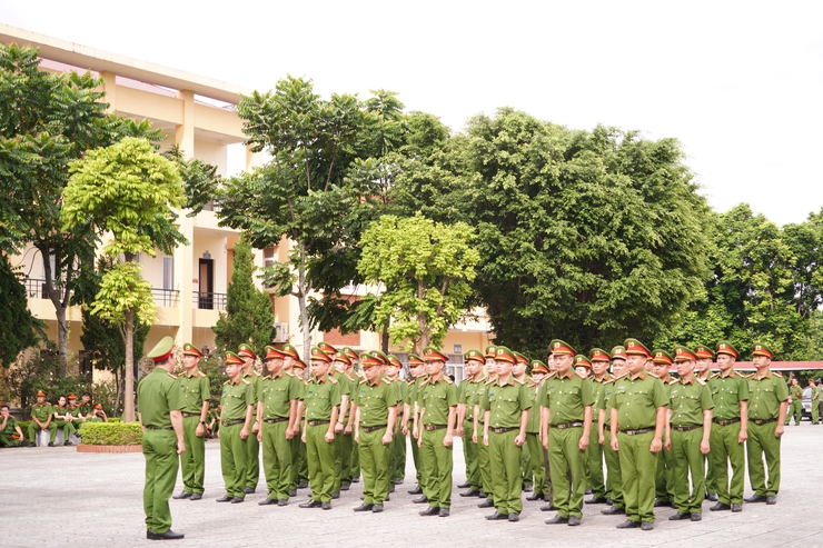 Công an thành phố Hà Nội kiểm tra, đánh giá kết quả tập huấn điều lệnh, quân sự, võ thuật tại khu vực Chương Mỹ- Ảnh 8.