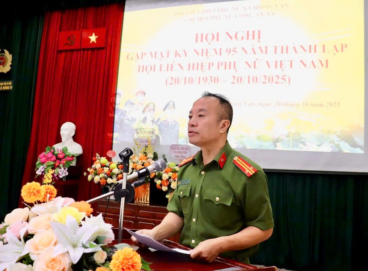 CÔNG AN XÃ HỒNG VÂN TỔ CHỨC GẶP MẶT KỶ NIỆM NGÀY PHỤ NỮ VIỆT NAM 20/10- Ảnh 6.