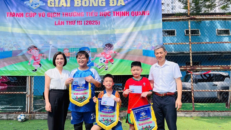 Tưng bừng giải bóng đá tranh cúp tiểu học Thịnh Quang lần thứ III năm 2025- Ảnh 8.
