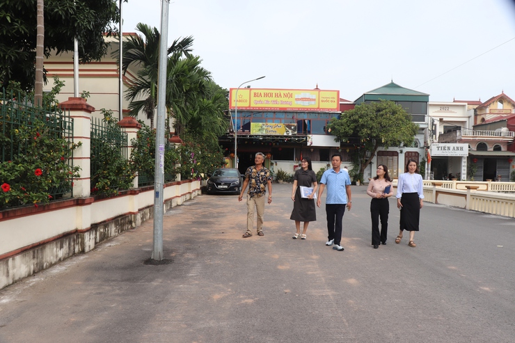 Kiểm tra, chấm điểm phong trào “Sáng - Xanh - Sạch - Đẹp” tháng 10/2025- Ảnh 1.