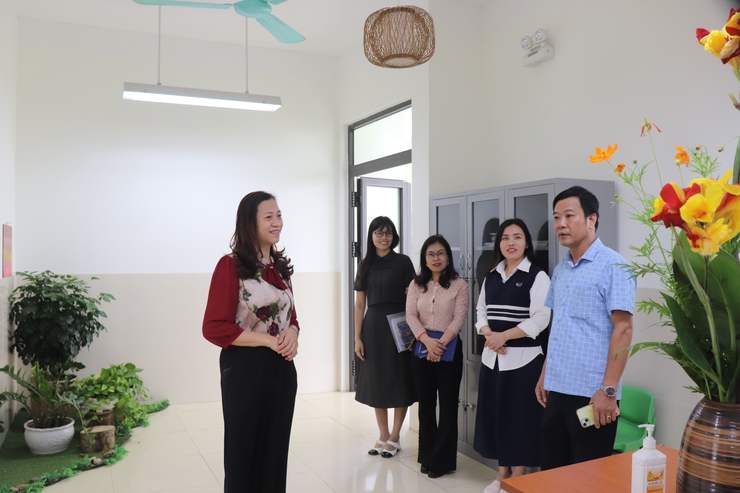 Kiểm tra, chấm điểm phong trào “Sáng - Xanh - Sạch - Đẹp” tháng 10/2025- Ảnh 4.