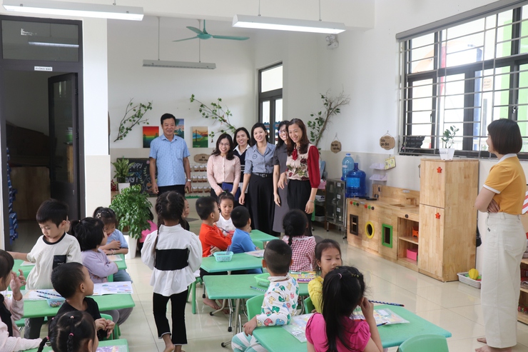 Kiểm tra, chấm điểm phong trào “Sáng - Xanh - Sạch - Đẹp” tháng 10/2025- Ảnh 5.