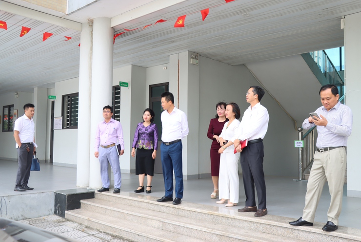 Thường trực Đảng uỷ xã làm việc với Trường THCS Trần Phú- Ảnh 2.