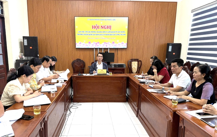 UBND xã Phúc Lộc làm việc với các phòng, ngành, đơn vị liên quan về công tác xây dựng trường chuẩn quốc gia năm 2025 và nghe báo cáo công tác Hội- Ảnh 1.
