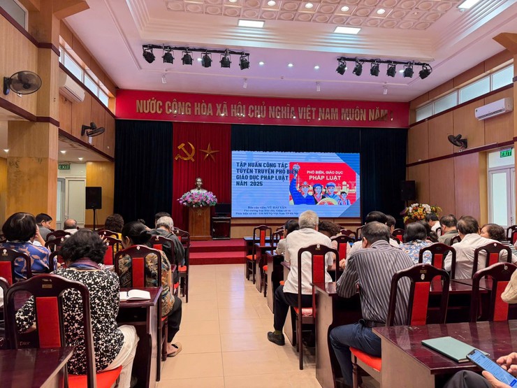 Tổ chức thành công Hội nghị tập huấn công tác tuyên truyền phổ biến giáo dục pháp luật cho cán bộ Ban Công tác Mặt trận tổ dân phố.- Ảnh 1.