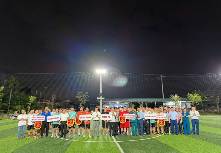KHAI MẠC GIẢI BÓNG ĐÁ VĨNH THANH MỞ RỘNG NĂM 2025- Ảnh 4.