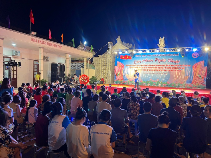 Phường Tây Mỗ tổ chức liên hoan nghệ thuật chào mừng thành công Đại hội Đảng bộ thành phố Hà Nội lần thứ XVIII- Ảnh 4.