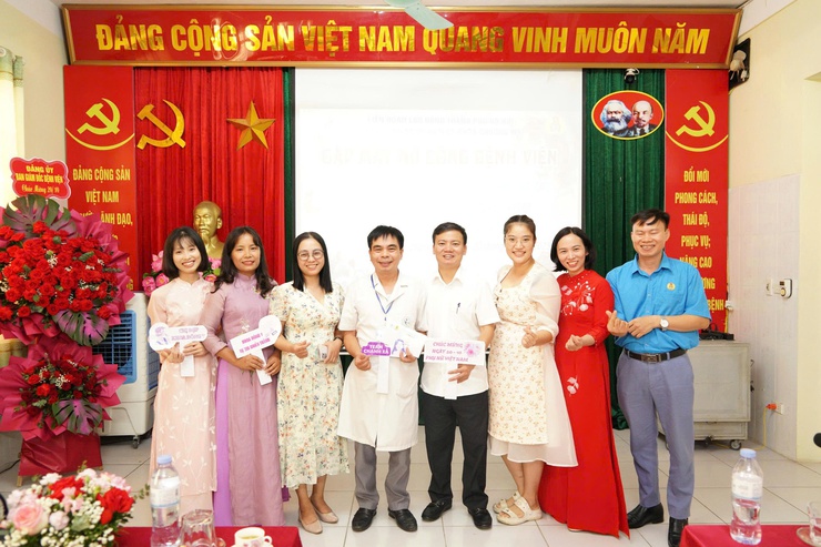 Bệnh viện Đa khoa Chương Mỹ gặp mặt kỷ niệm 95 năm Ngày thành lập Hội Liên hiệp Phụ nữ Việt Nam (20/10/1930 – 20/10/2025); tổ chức Hội thi truyền thông giới thiệu kỹ thuật chuyên môn năm 2025- Ảnh 19.