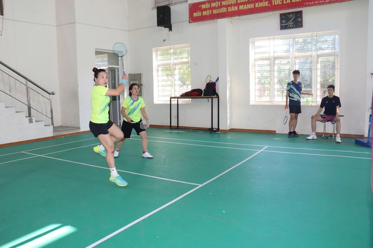 Hơn 100 vận động viên tham dự Giải cầu lông Đại hội Thể dục thể thao xã lần thứ I- Ảnh 4.
