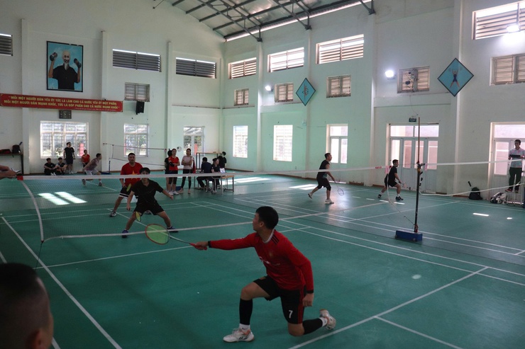 Hơn 100 vận động viên tham dự Giải cầu lông Đại hội Thể dục thể thao xã lần thứ I- Ảnh 3.