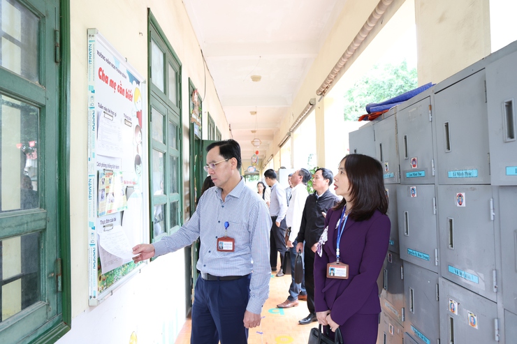 Thường trực Hội đồng nhân dân xã Phú Nghĩa tổ chức khảo sát cơ sở vật chất của một số trường học trên địa bàn xã- Ảnh 4.