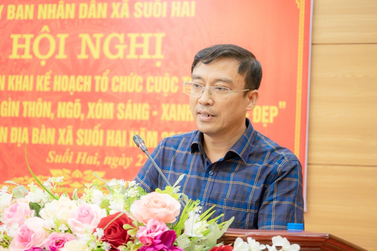 UBND xã Suối Hai tổ chức hội nghị triển khai tổ chức cuộc thi "Xây dựng và giữ gìn thôn, ngõ, xóm sáng, xanh, sạch, đẹp" năm 2025- Ảnh 1.