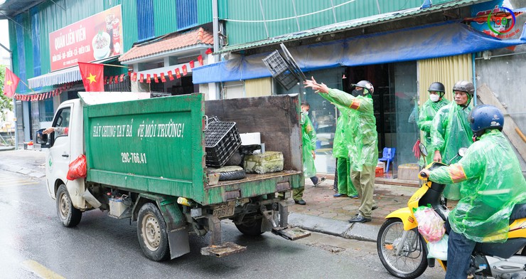 Ban Chỉ đạo 197 xã Quốc Oai tiếp tục ra quân xử lý vi phạm trật tự đô thị, xây dựng và vệ sinh môi trường- Ảnh 10.