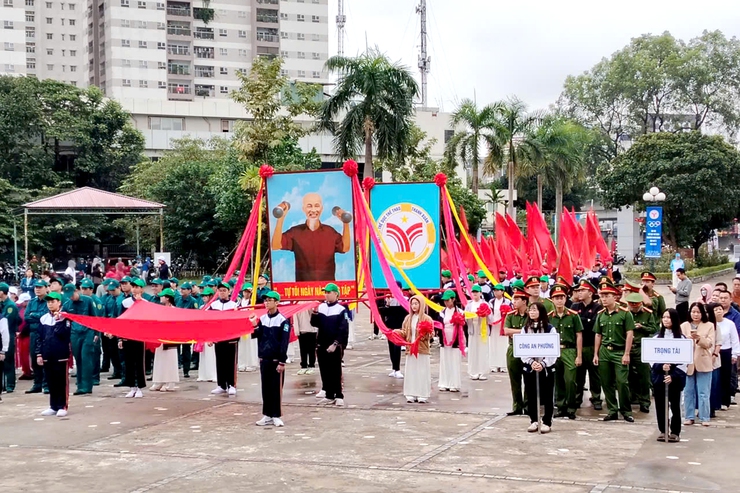 Phường Thanh Xuân tổng duyệt chuẩn bị cho Lễ khai mạc Đại hội TDTT phường lần thứ I năm 2025- Ảnh 5.