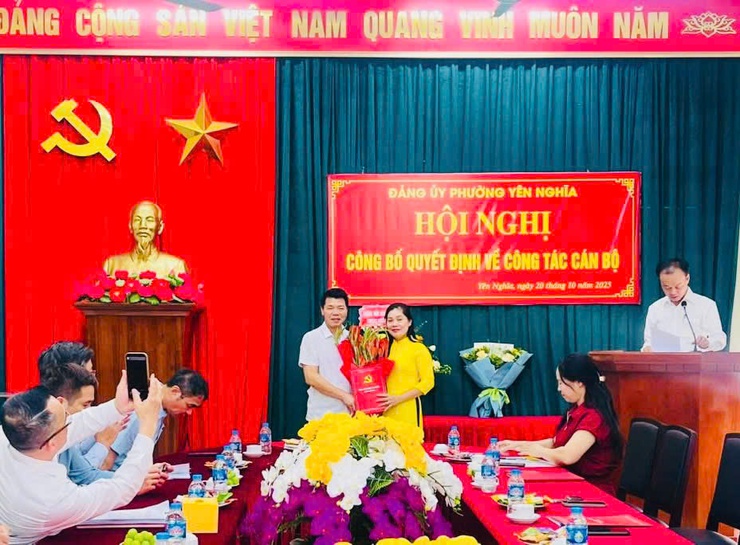 ĐẢNG UỶ PHƯỜNG YÊN NGHĨA TỔ CHỨC HỘI NGHỊ CÔNG BỐ QUYẾT ĐỊNH VỀ CÔNG TÁC CÁN BỘ- Ảnh 2.