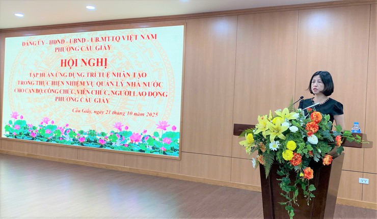 PHƯỜNG CẦU GIẤY TỔ CHỨC TẬP HUẤN “ỨNG DỤNG TRÍ TUỆ NHÂN TẠO TRONG THỰC HIỆN NHIỆM VỤ QUẢN LÝ NHÀ NƯỚC”- Ảnh 1.