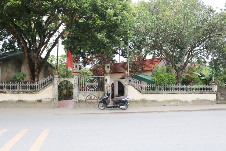 Đoàn kiểm tra số 3 xã Quốc Oai kiểm tra, chấm điểm cuộc thi "Giữ gìn thôn Sáng, Xanh, Sạch, Đẹp" tháng 8/2025- Ảnh 4.