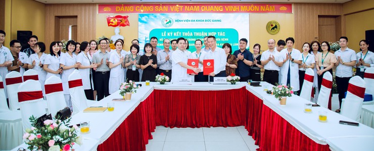 Thắt chặt hợp tác chuyên môn giữa Bệnh viện đa khoa Đức Giang và Bệnh viện đa khoa Gia Lâm- Ảnh 1.