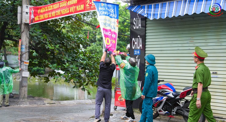 Ban Chỉ đạo 197 xã Quốc Oai tiếp tục ra quân xử lý vi phạm trật tự đô thị, xây dựng và vệ sinh môi trường- Ảnh 8.