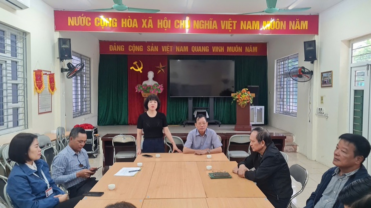 Thường trực Đảng ủy phường Bồ Đề khảo sát thực tế theo kiến nghị của các tổ dân phố tại kỳ họp giao ban quý III năm 2025- Ảnh 1.