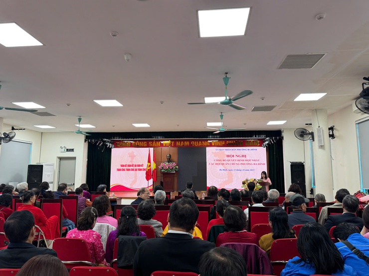 Phường Ba Đình công bố Quyết định hợp nhất các Hội quần chúng trên địa bàn- Ảnh 1.
