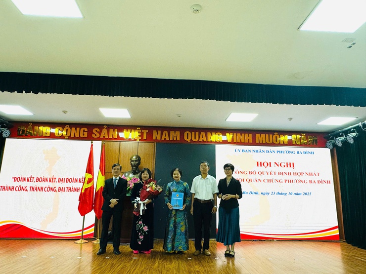 Phường Ba Đình công bố Quyết định hợp nhất các Hội quần chúng trên địa bàn- Ảnh 3.