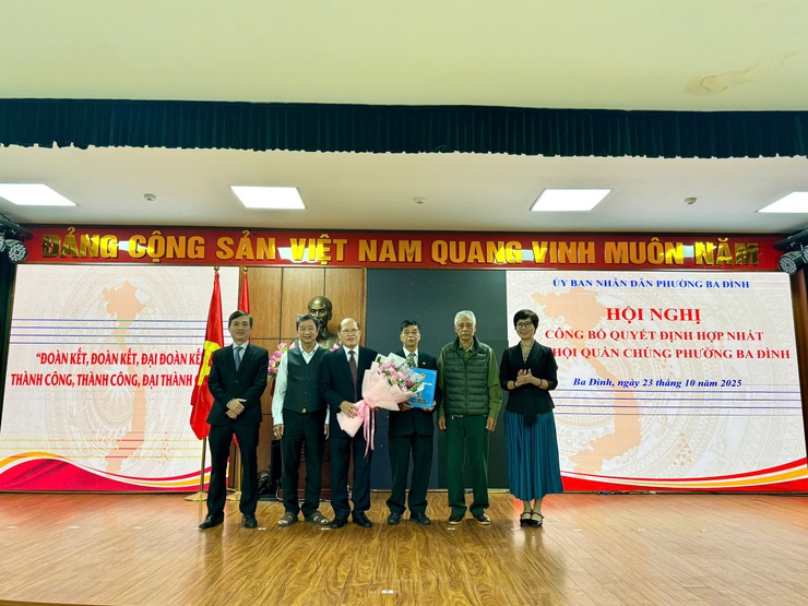 Phường Ba Đình công bố Quyết định hợp nhất các Hội quần chúng trên địa bàn- Ảnh 5.