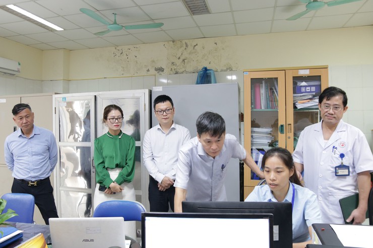 Kiểm tra công vụ, cải cách hành chính tại Bệnh viện đa khoa Phú Xuyên và Thường Tín- Ảnh 1.
