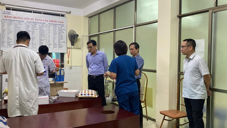 PHƯỜNG BA ĐÌNH: HƠN 400 NGƯỜI CAO TUỔI ĐƯỢC KHÁM SỨC KHOẺ TRONG THÁNG HÀNH ĐỘNG QUỐC GIA VÌ NGƯỜI CAO TUỔI- Ảnh 4.