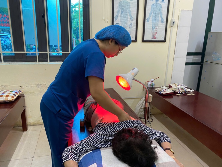 PHƯỜNG BA ĐÌNH: HƠN 400 NGƯỜI CAO TUỔI ĐƯỢC KHÁM SỨC KHOẺ TRONG THÁNG HÀNH ĐỘNG QUỐC GIA VÌ NGƯỜI CAO TUỔI- Ảnh 6.
