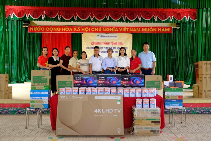 Trường Tiểu học Đại Kim hướng về vùng lũ Yên Bình - sẻ chia yêu thương, lan tỏa nhân ái!- Ảnh 1.