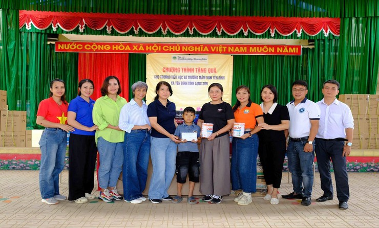 Trường Tiểu học Đại Kim hướng về vùng lũ Yên Bình - sẻ chia yêu thương, lan tỏa nhân ái!- Ảnh 2.