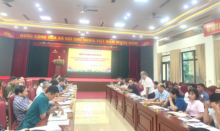 XÃ VĨNH THANH TỔ CHỨC HỘI NGHỊ GIAO BAN ĐÁNH GIÁ KẾT QUẢ THỰC HIỆN NHIỆM VỤ THÁNG 10, TRIỂN KHAI NHIỆM VỤ THÁNG 11 NĂM 2025- Ảnh 9.