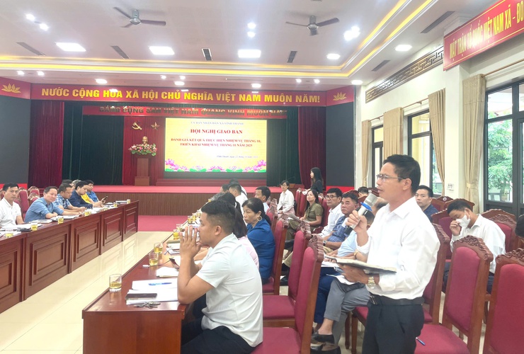 XÃ VĨNH THANH TỔ CHỨC HỘI NGHỊ GIAO BAN ĐÁNH GIÁ KẾT QUẢ THỰC HIỆN NHIỆM VỤ THÁNG 10, TRIỂN KHAI NHIỆM VỤ THÁNG 11 NĂM 2025- Ảnh 8.