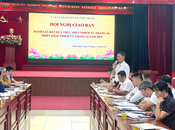 XÃ VĨNH THANH TỔ CHỨC HỘI NGHỊ GIAO BAN ĐÁNH GIÁ KẾT QUẢ THỰC HIỆN NHIỆM VỤ THÁNG 10, TRIỂN KHAI NHIỆM VỤ THÁNG 11 NĂM 2025- Ảnh 7.